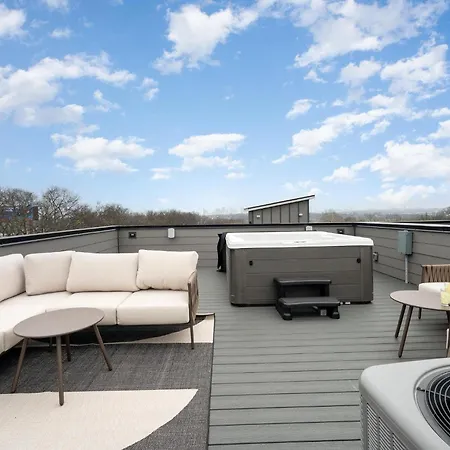 Huckleberry Outlaw-2 Units-Hot Tub-Near Broadway Vila